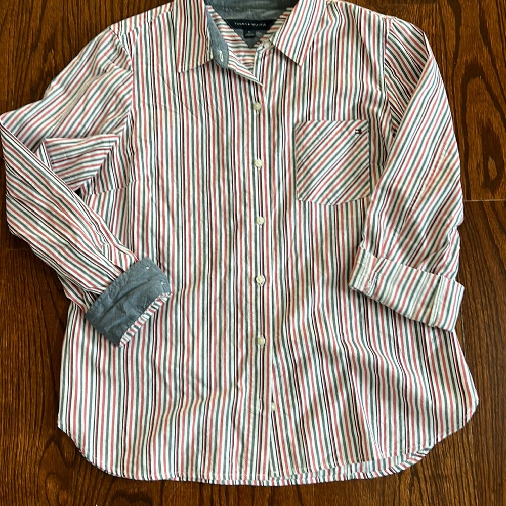Tommy Hilfiger women’s dress shirt size m like new never worn